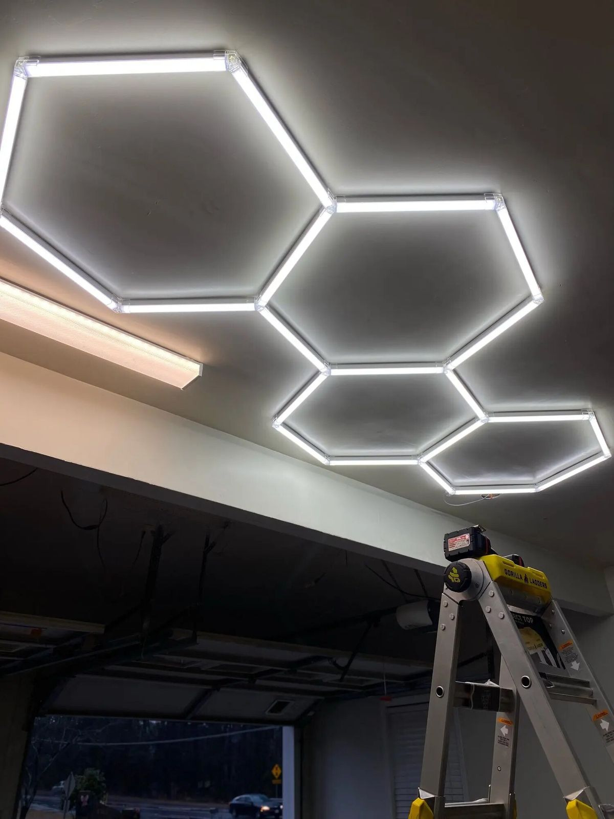 Dimmable 4 Hex Grid (10.17' x 3.92')